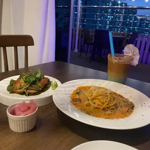 퍼플패치 카페 & 브런치 펍 리뷰 사진