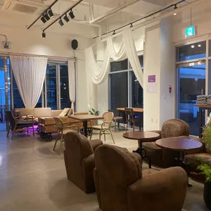 퍼플패치 카페 & 브런치 펍 리뷰 사진