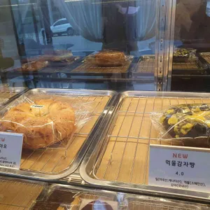 이스트 리뷰 사진