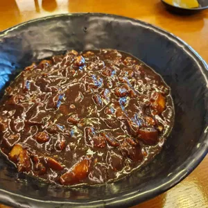 메이탄 사진