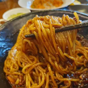 메이탄 사진