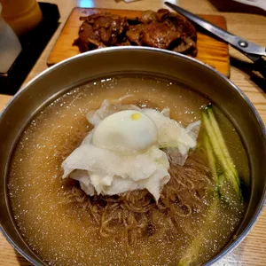 육쌈냉면 사진