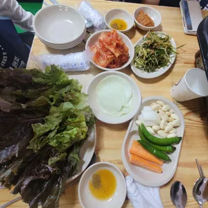 한방솔잎숯판구이 사진