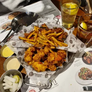 홀썸치킨 사진