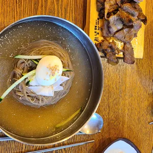 육쌈냉면 사진