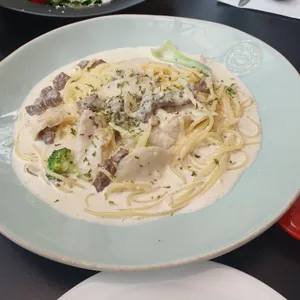 이올로화덕피자 사진
