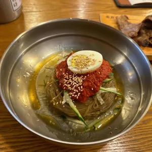 육쌈냉면 사진