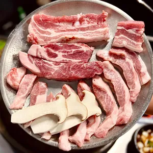 솥뚜껑 돼지야 사진