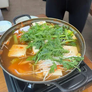 맷돌로만 대표 사진