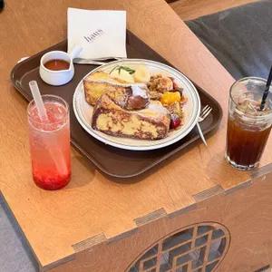 하우스 커피 디저트 사진