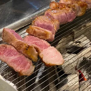고기를 품다 사진