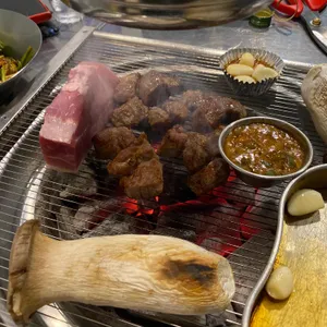 고기를 품다 사진