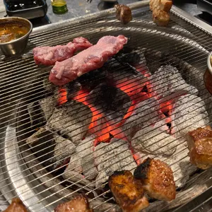 고기를 품다 사진