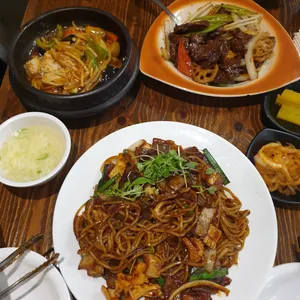 친니 사진