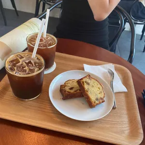 팔 사진