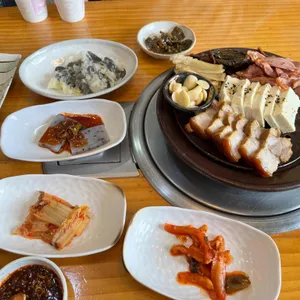 순우리촌뚜부와 도토리수제비 사진