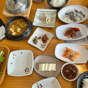 순우리촌뚜부와 도토리수제비 사진