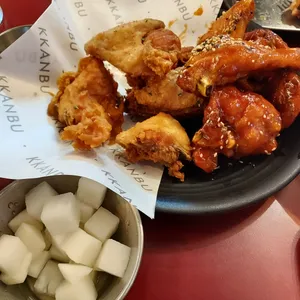 깐부치킨 사진