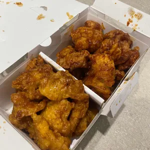 교촌치킨 사진