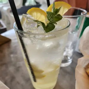 투섹션 리뷰 사진