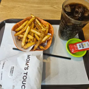 맘스터치 사진