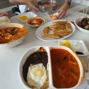 치엔 사진