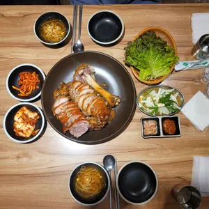조선식탁 오정족발 사진