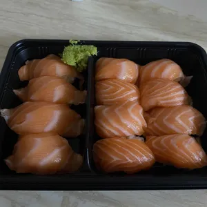 육회바른연어 사진 1