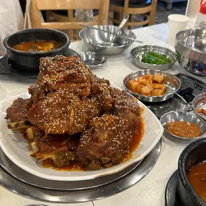 풍년골 감자탕 뼈 숯불구이 사진