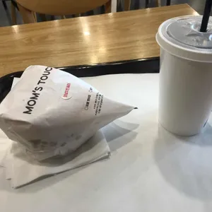 맘스터치 사진