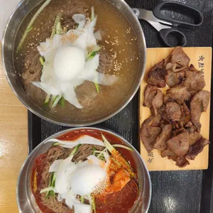 육쌈냉면 사진