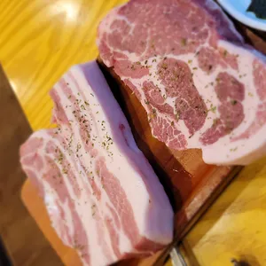 고기밥상 사진