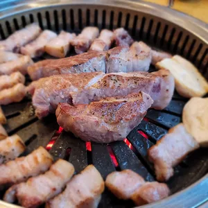 고기밥상 사진