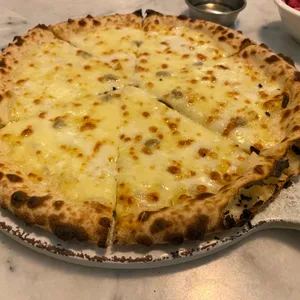 이유 (EU) 리뷰 사진