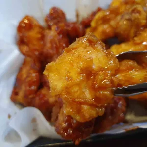 교촌치킨 사진