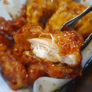 교촌치킨 사진
