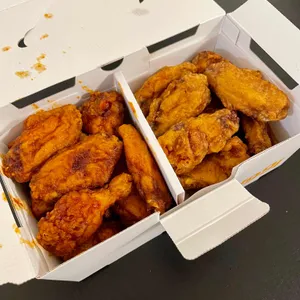 교촌치킨 사진