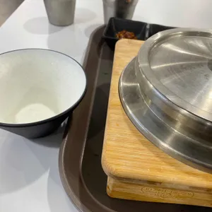 차우린솥밥 사진