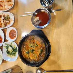 알콩달콩 까망염소 사진