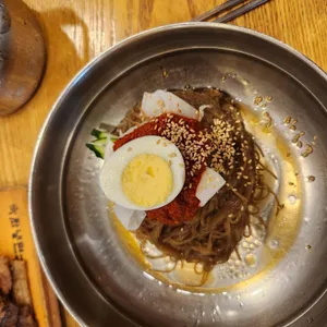 육쌈냉면 사진