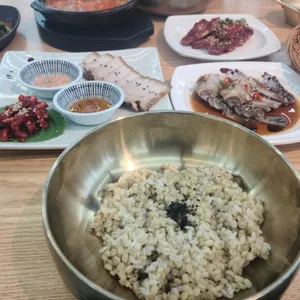 한상가득보리밥 사진