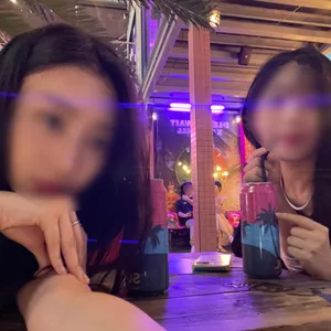 플리즈 웨잇 리뷰 사진