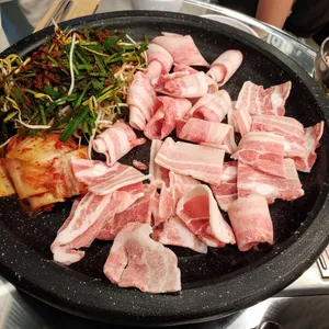 창영이 부추냉삼&국수집 사진