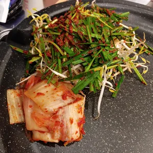 창영이 부추냉삼&국수집 사진