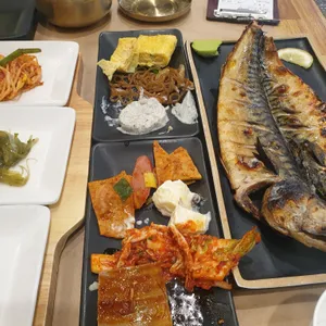 달빛에 구운 고등어 사진