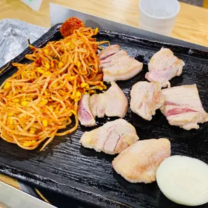 삼삼돌판오겹살 사진