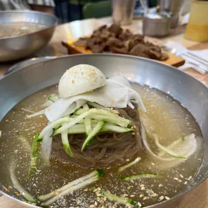 육쌈냉면 대표 사진