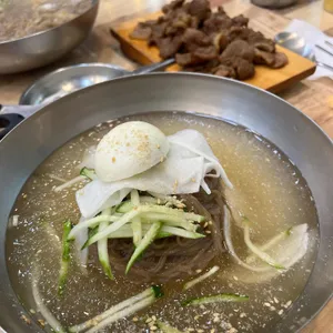 육쌈냉면 사진