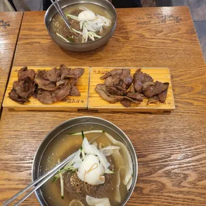 육쌈냉면 사진
