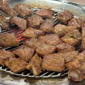 흥부골숯불돼지왕갈비 사진